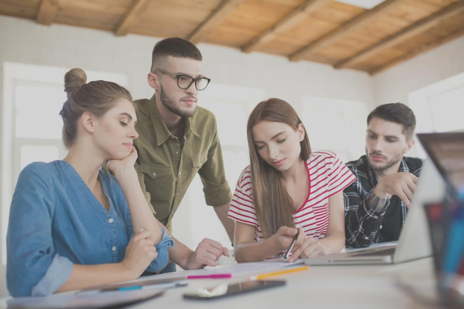 Moderne Finanzautomatisierung am Arbeitsplatz